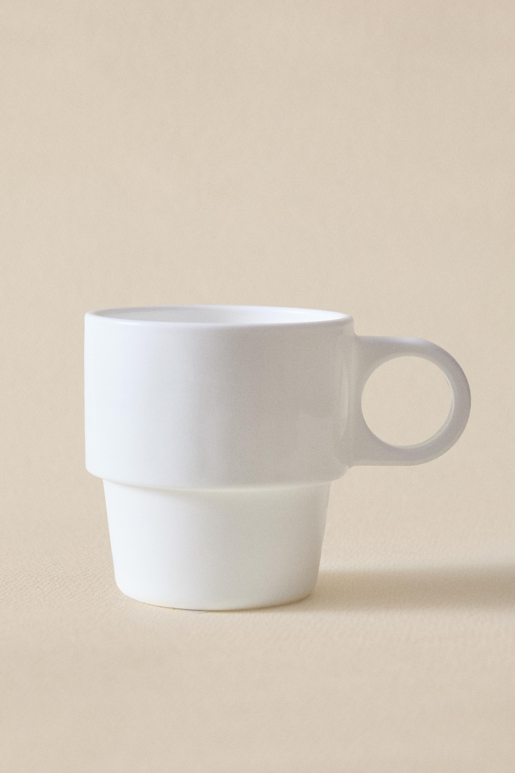 WHITE GLASS MUG